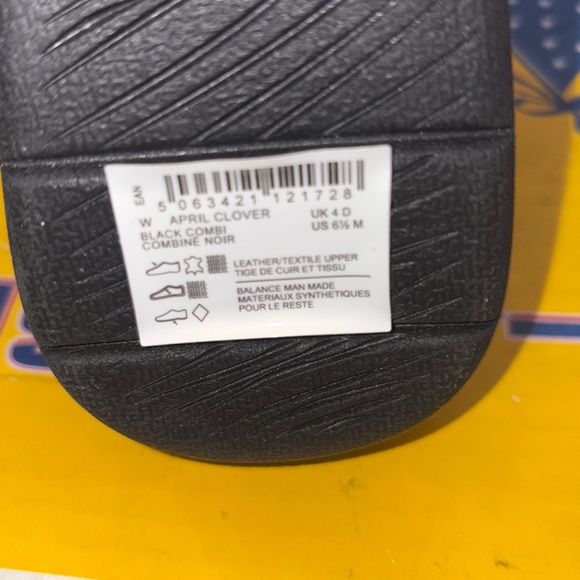 Clarks Black and Tan Women's Sandals size 6.5M - Picture 5 of 6